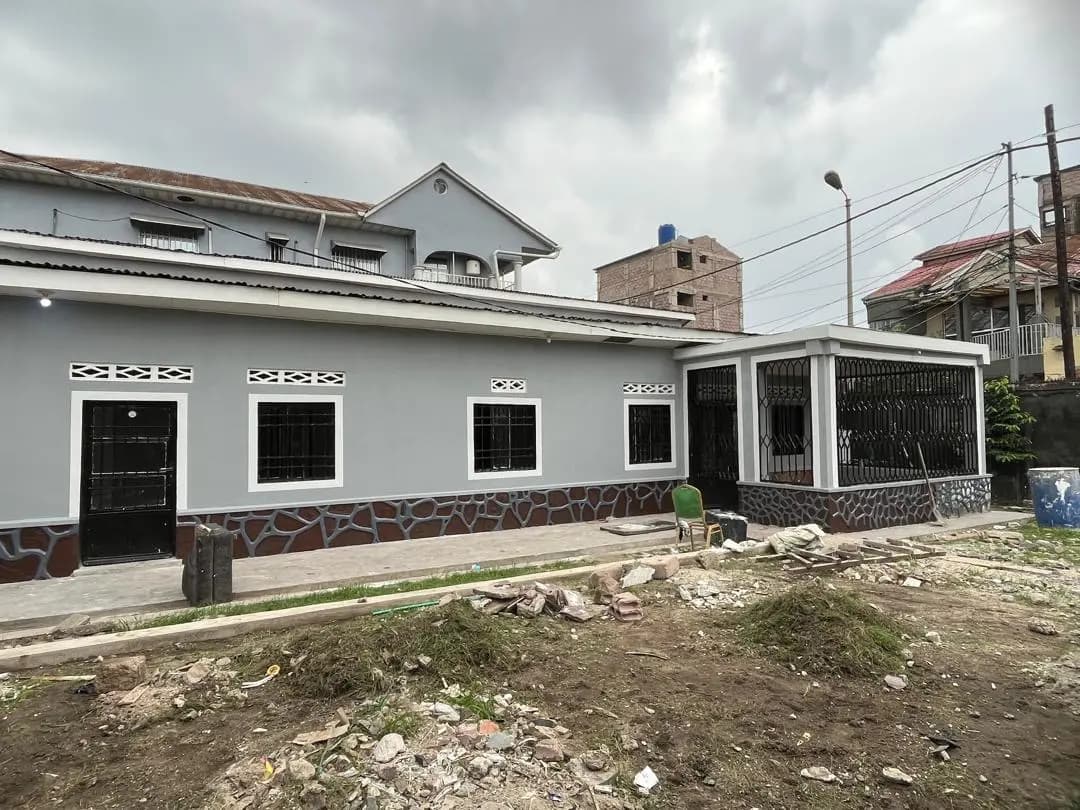BÂTIMENT COMMERCIAL